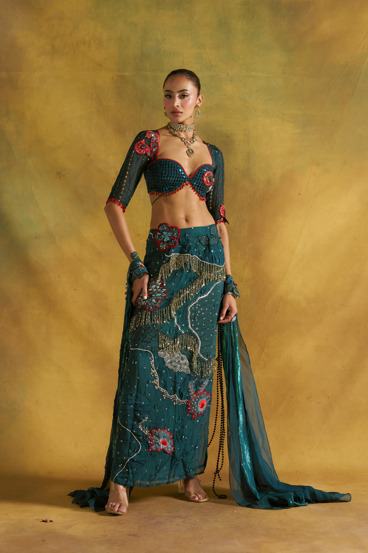Maya  Set