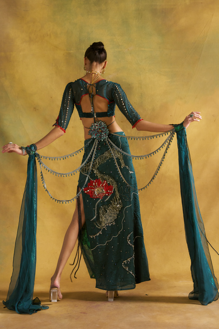 Maya  Set