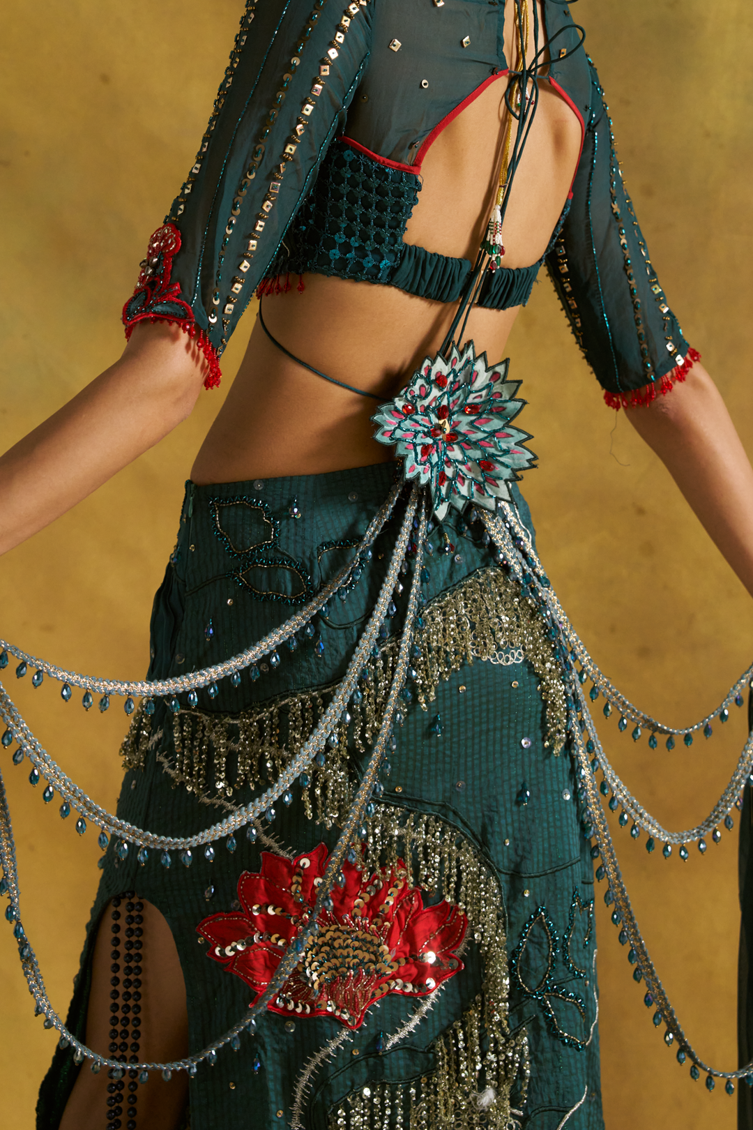 Maya  Set