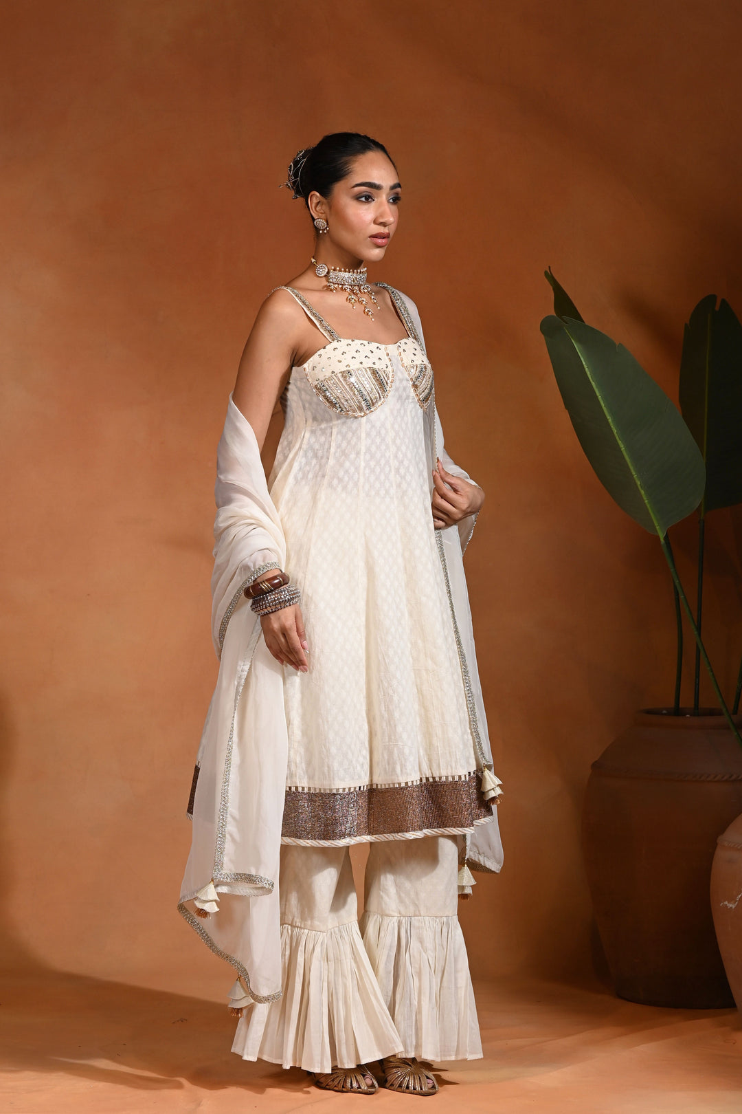Iraa Ivory Set