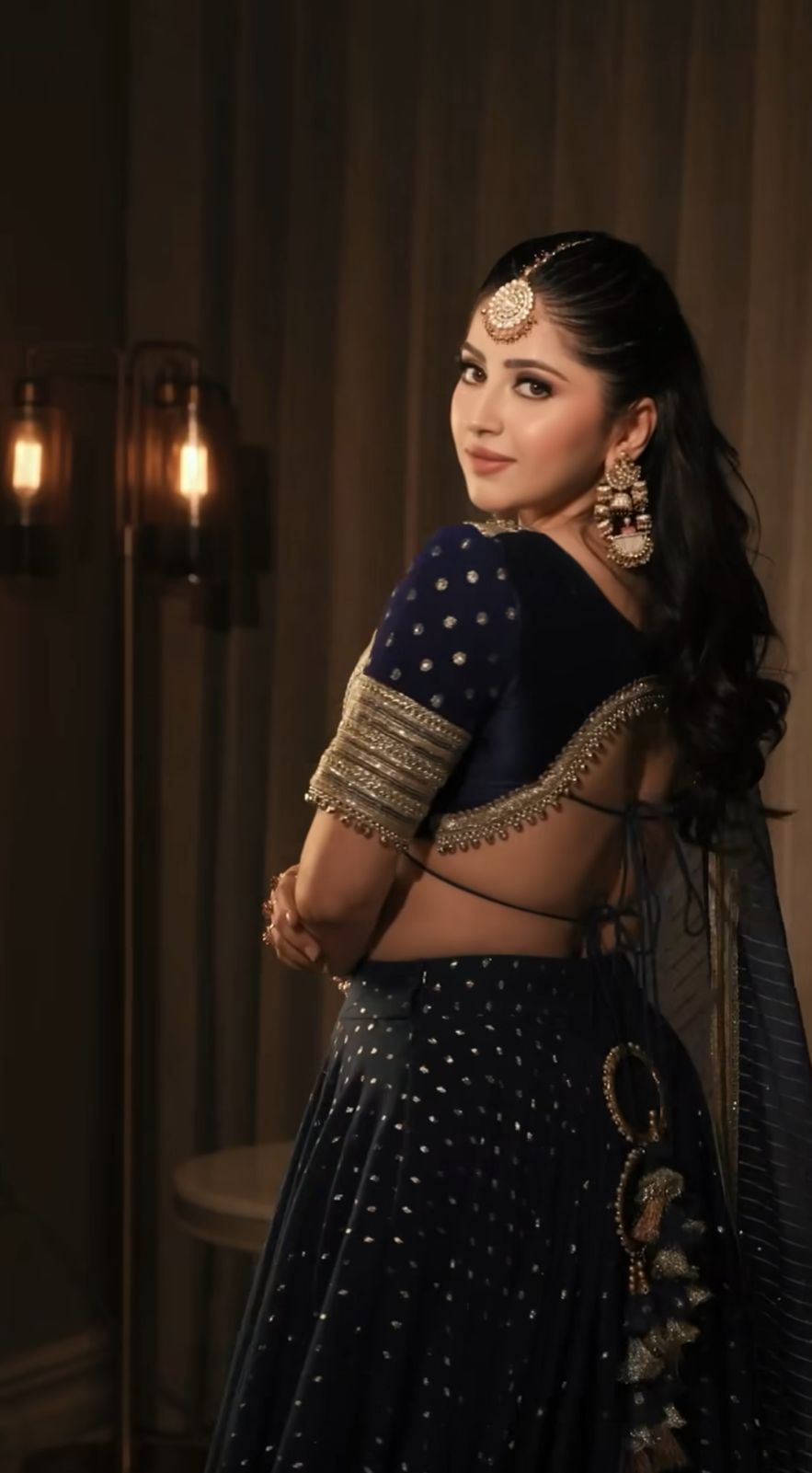 Mira lehenga 2.0