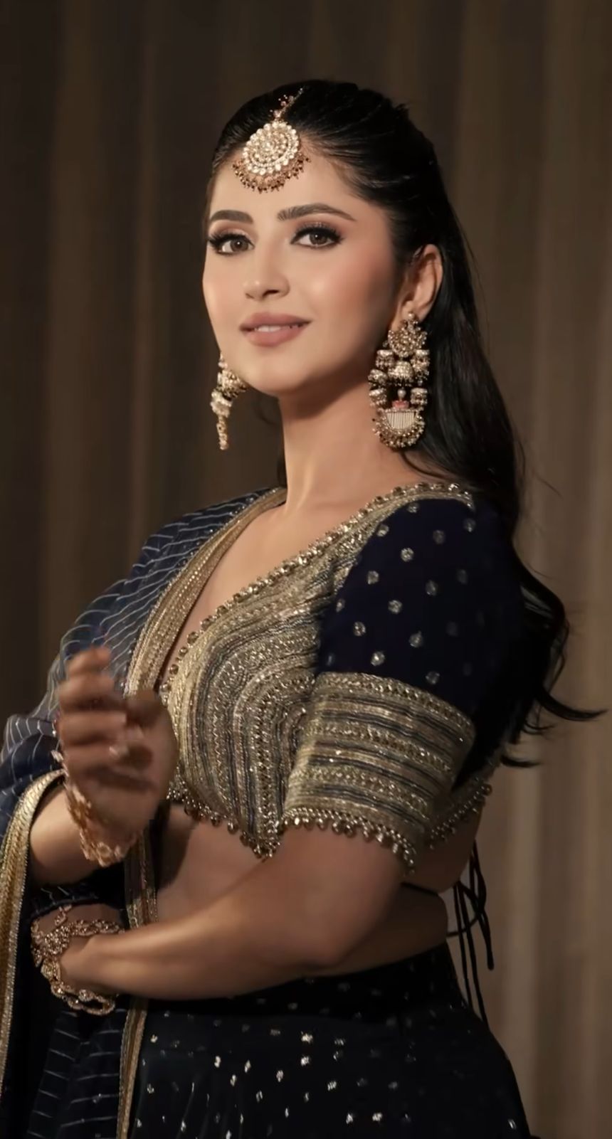 Mira lehenga 2.0