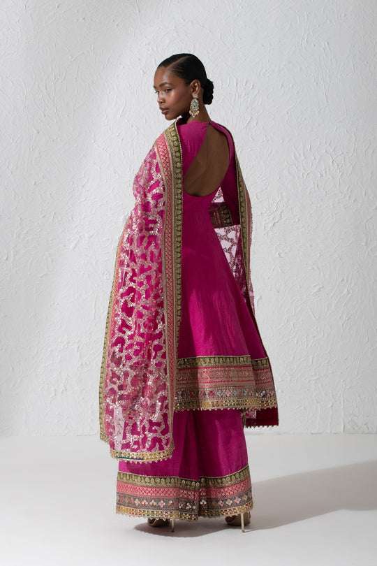 REBEL ROYALTY – Rishi and Vibhuti